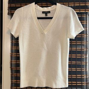 NWOT 100% Linen White Lightweight V-Neck Shirt Sz S